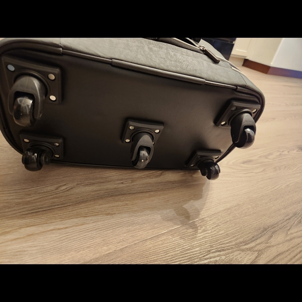 Biaggi Black Women's Travel Bag - Picture 4 of 5